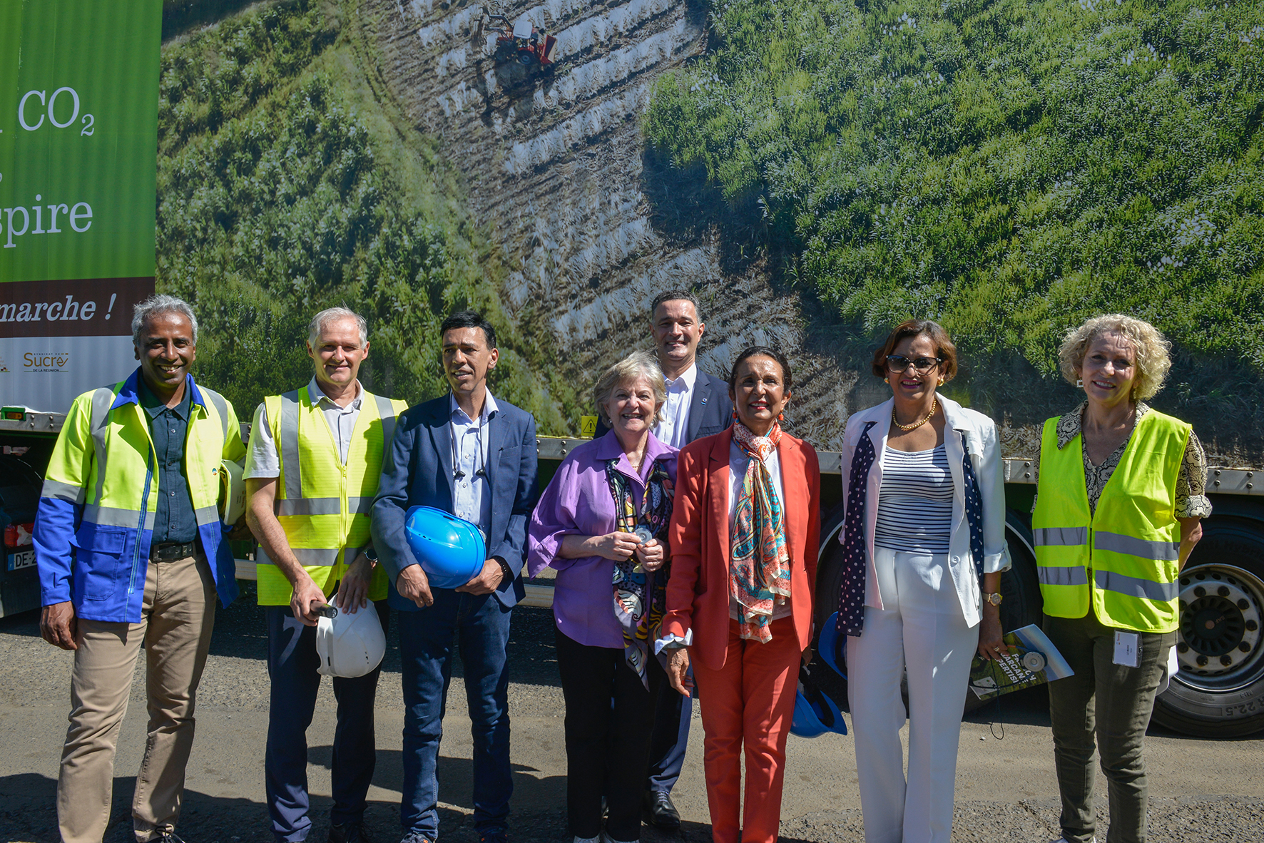 Visite de la sucrerie de Bois Rouge par la Commissaire européenne à la cohésion et aux réformes, Elisa Ferreira.